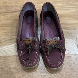 Sperry Women's Maroon Loafers with Snakeskin Accents size 8.5